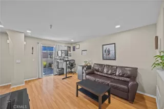 Photo #2: OC25246955 Listing 