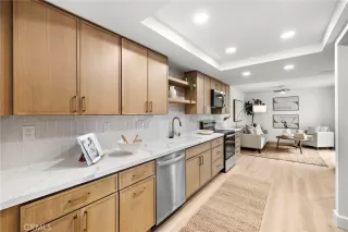 Photo #5: OC25248312 Listing 