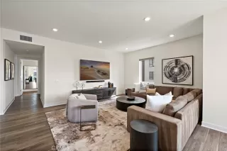 Photo #4: OC25248717 Listing 