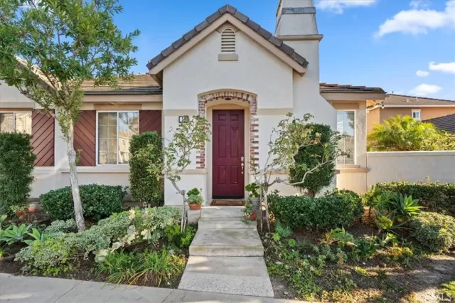 MLS: OC25248898 Condo For Sale