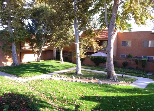 MLS: OC25249002 Condo For Sale