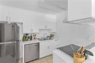 Photo #5: OC25249644 Listing 