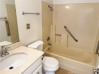 Photo #6: OC25250543 Listing 