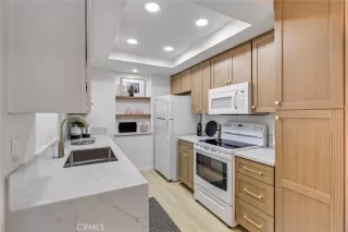 Photo #4: OC25250764 Listing 