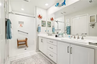 Photo #6: OC25250772 Listing