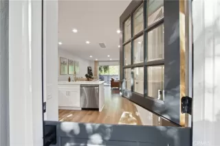 Photo #4: OC25250949 Listing 