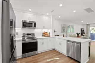 Photo #5: OC25250949 Listing 