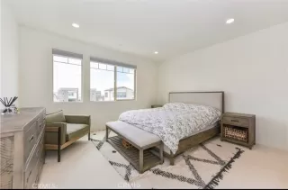 Photo #6: OC25251140 Listing 