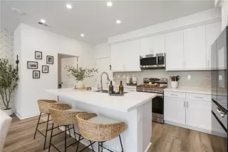 Photo #5: OC25251886 Listing 