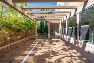 Photo #2: OC25252405 Listing