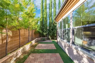 Photo #4: OC25252405 Listing