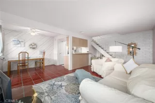 Photo #4: OC25252557 Listing 