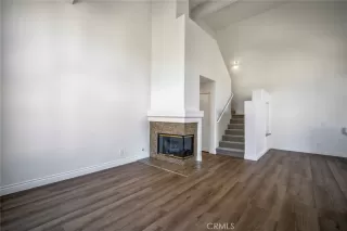 Photo #4: OC25252660 Listing 