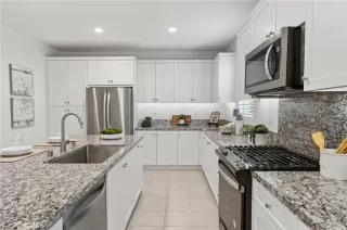 Photo #4: OC25252817 Listing 