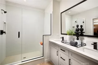 Photo #3: OC25252874 Listing 