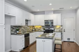 Photo #2: OC25252938 Listing 