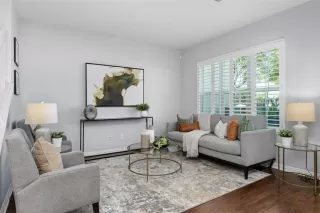 Photo #4: OC25252938 Listing 