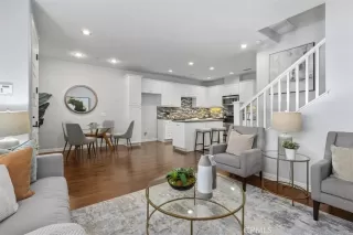 Photo #5: OC25252938 Listing 