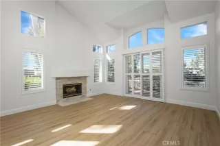 Photo #4: OC25253043 Listing