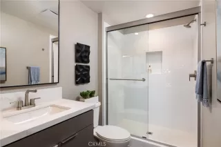 Photo #5: OC25253051 Listing 