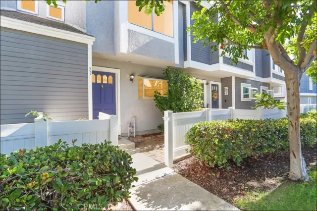 MLS: OC25253612 Condo For Sale