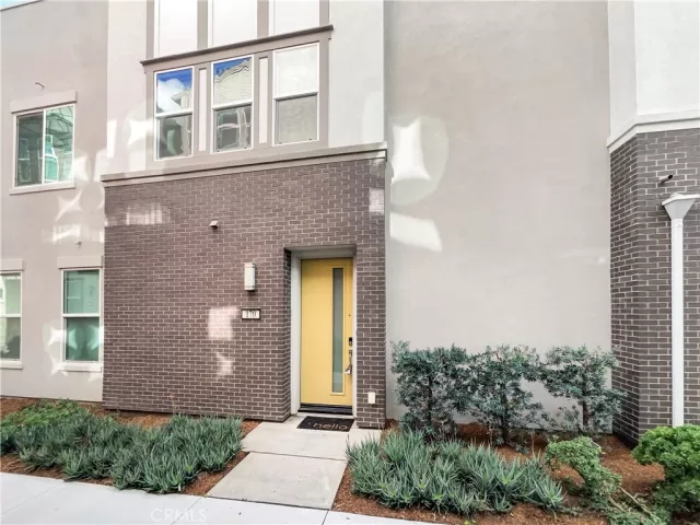 MLS: OC25253704 Condo For Sale