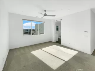 Photo #4: OC25253704 Listing 