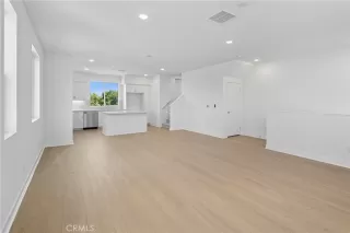 Photo #4: OC25253790 Listing 