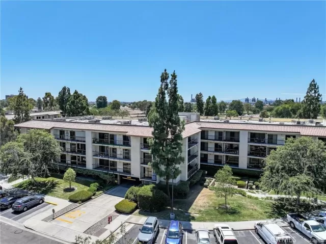 MLS: OC25254054 Condo For Sale