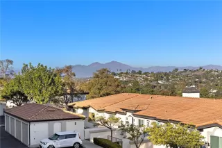 Photo #4: OC25254123 Listing 