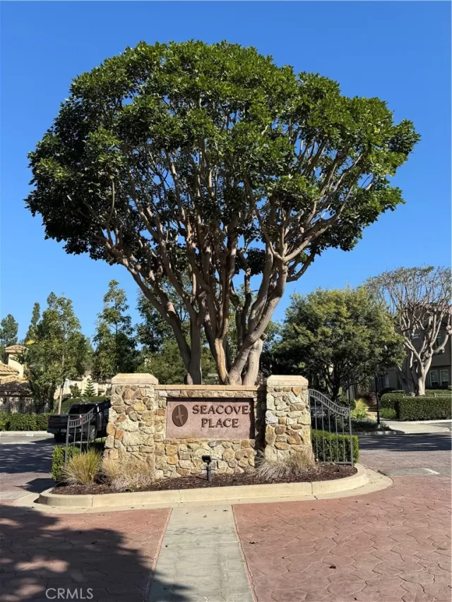 MLS: OC25254293 Condo For Sale