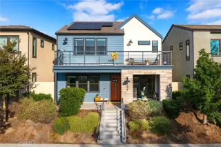 Photo #1: OC25254300 Listing