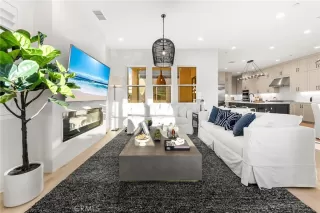 Photo #4: OC25254300 Listing