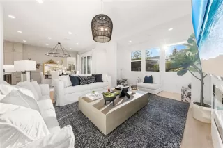 Photo #5: OC25254300 Listing