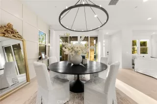 Photo #6: OC25254300 Listing