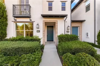 Photo #2: OC25255056 Listing