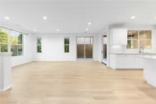 Photo #5: OC25255056 Listing