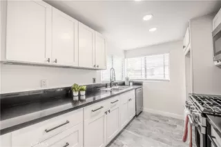 Photo #4: OC25255075 Listing 