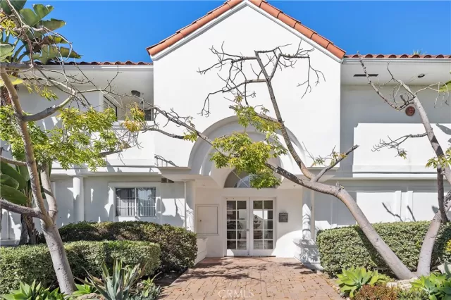 MLS: OC25255332 Condo For Sale