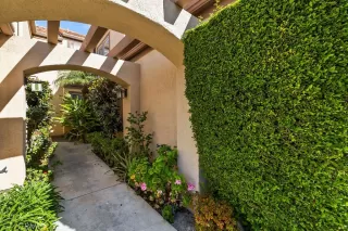 Photo #1: OC25255455 Listing