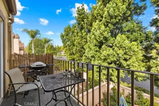 Photo #4: OC25255455 Listing