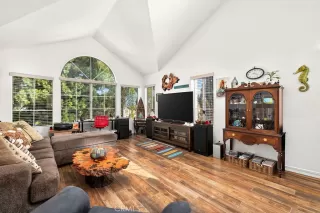 Photo #6: OC25255455 Listing