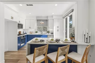 Photo #5: OC25255650 Listing