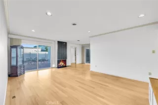 Photo #4: OC25255657 Listing 