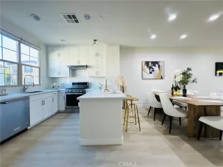 Photo #6: OC25255663 Listing 