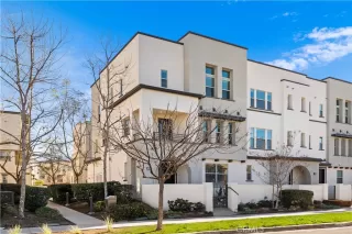 Photo #1: OC25256109 Listing 