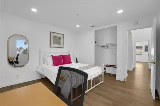 Photo #2: OC25256356 Listing 