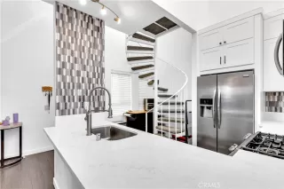 Photo #2: OC25256409 Listing 