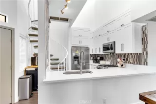 Photo #3: OC25256409 Listing 