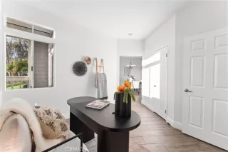 Photo #4: OC25256639 Listing 